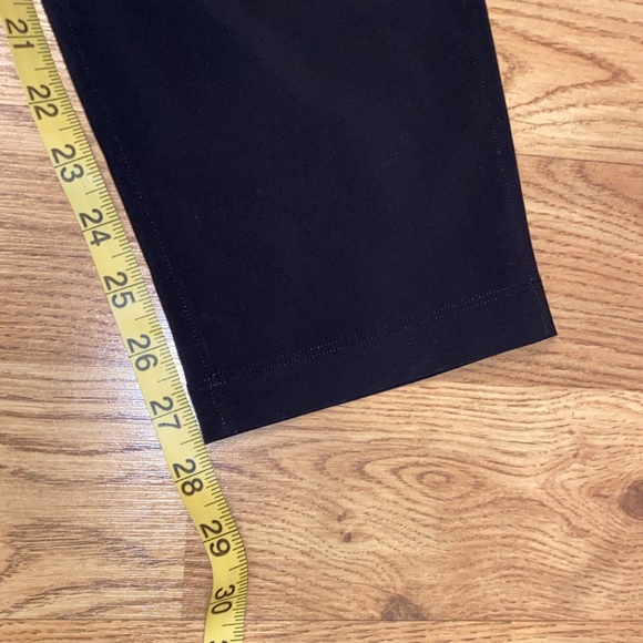 Lululemon On the Fly 7/8 pants - Picture 10 of 12